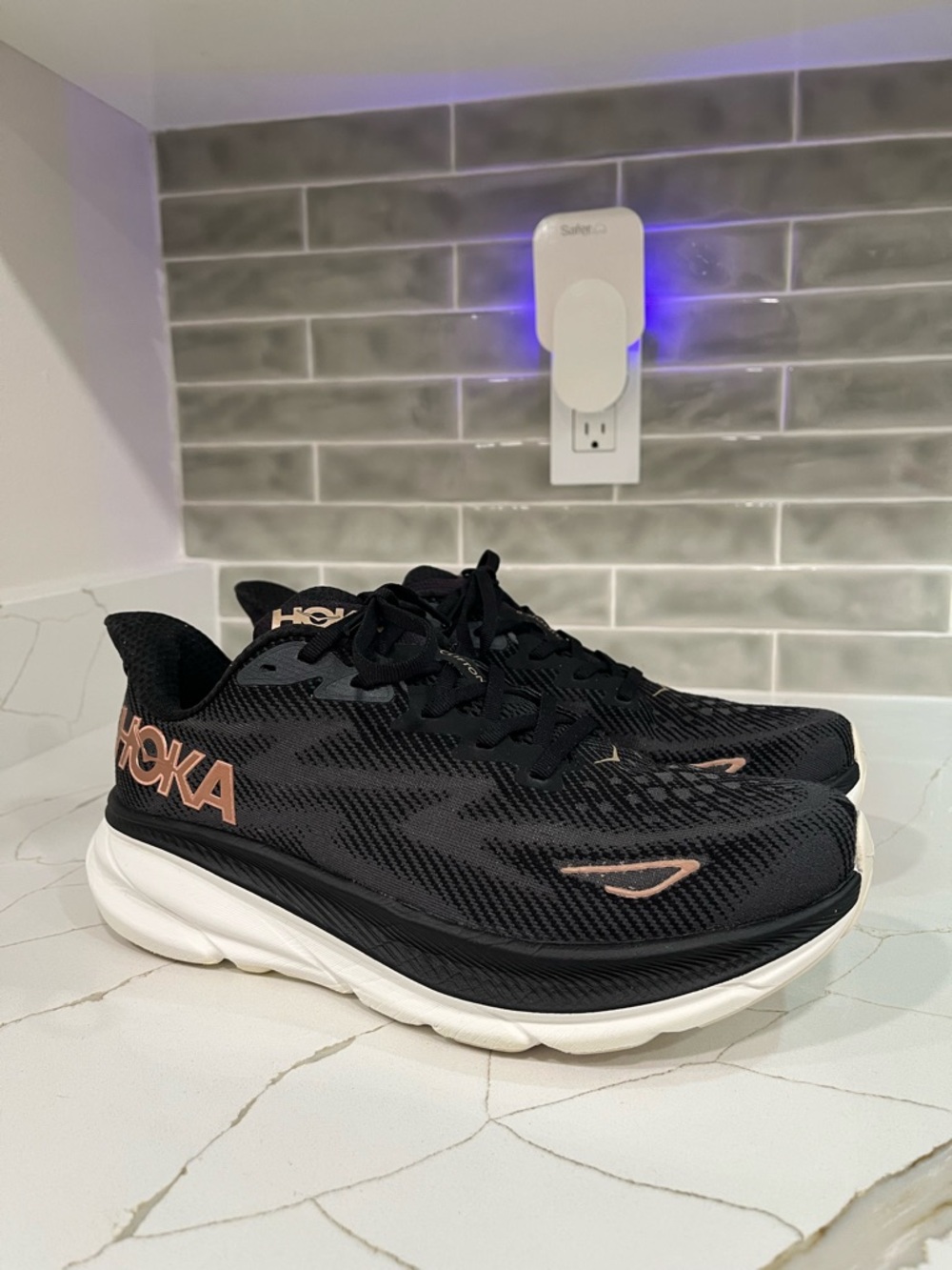 Hoka Clifton 9 WIDE Running Shoes. Women’s Size 10D  Color Black